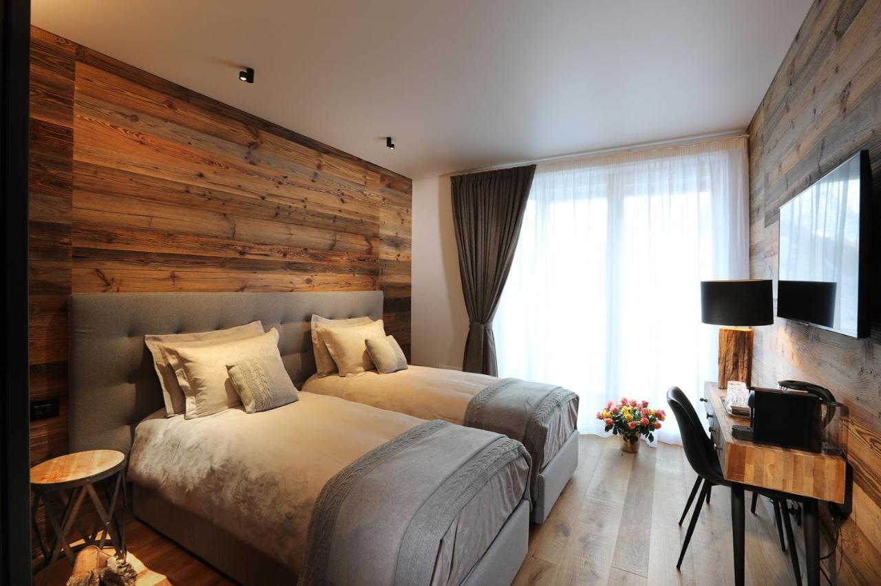 לינה וארוחת בוקר ברויל-קרוויניה Chalet Blanc Cervinia מראה חיצוני תמונה