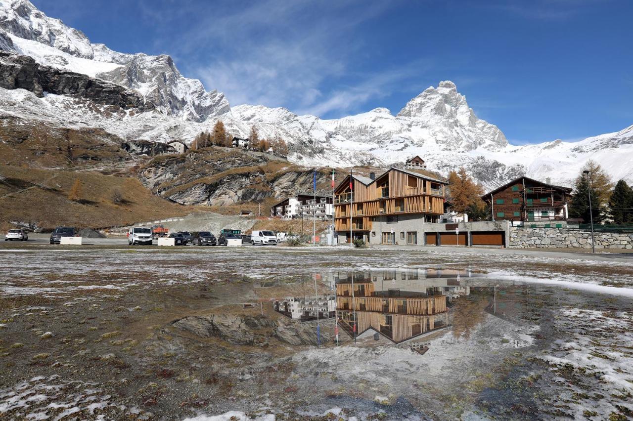 לינה וארוחת בוקר ברויל-קרוויניה Chalet Blanc Cervinia מראה חיצוני תמונה