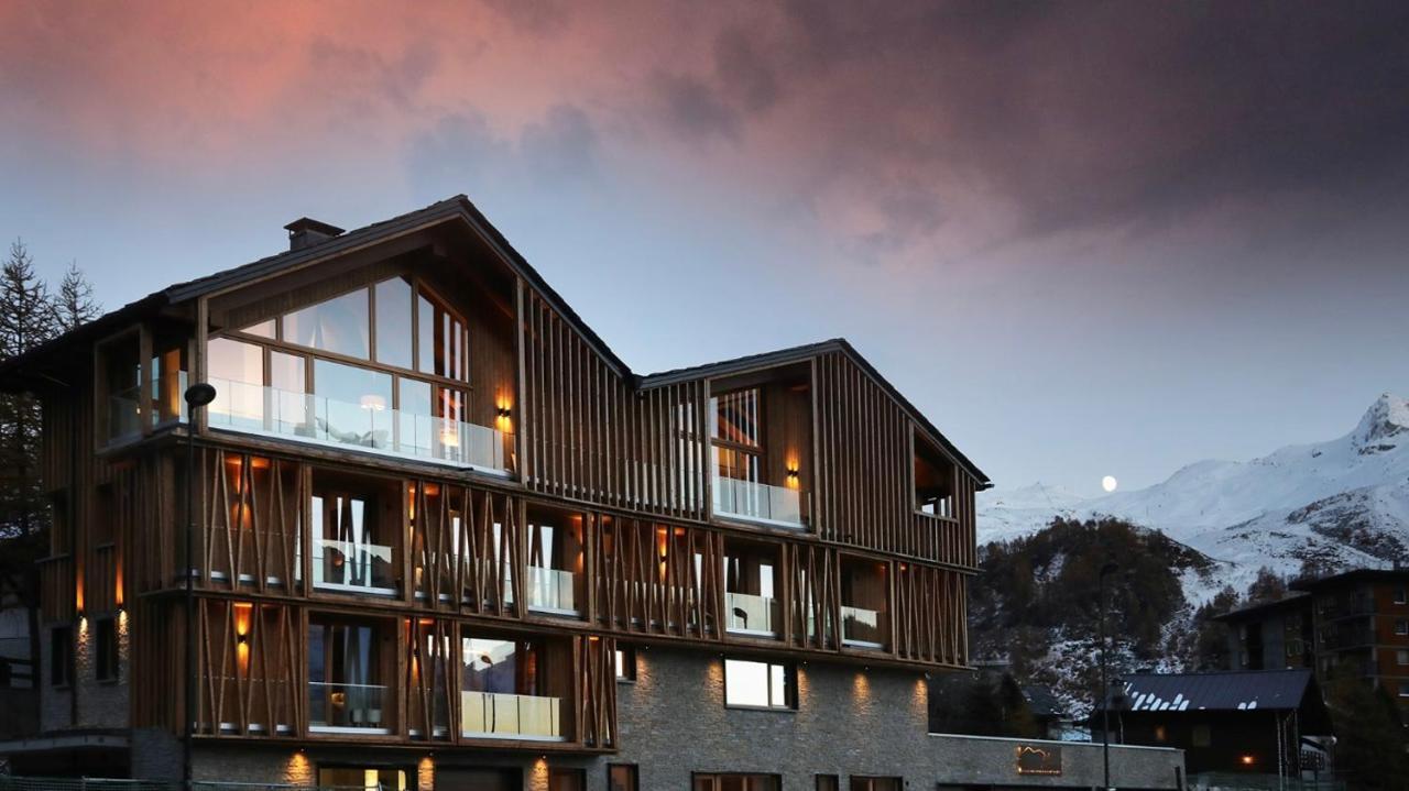 לינה וארוחת בוקר ברויל-קרוויניה Chalet Blanc Cervinia מראה חיצוני תמונה