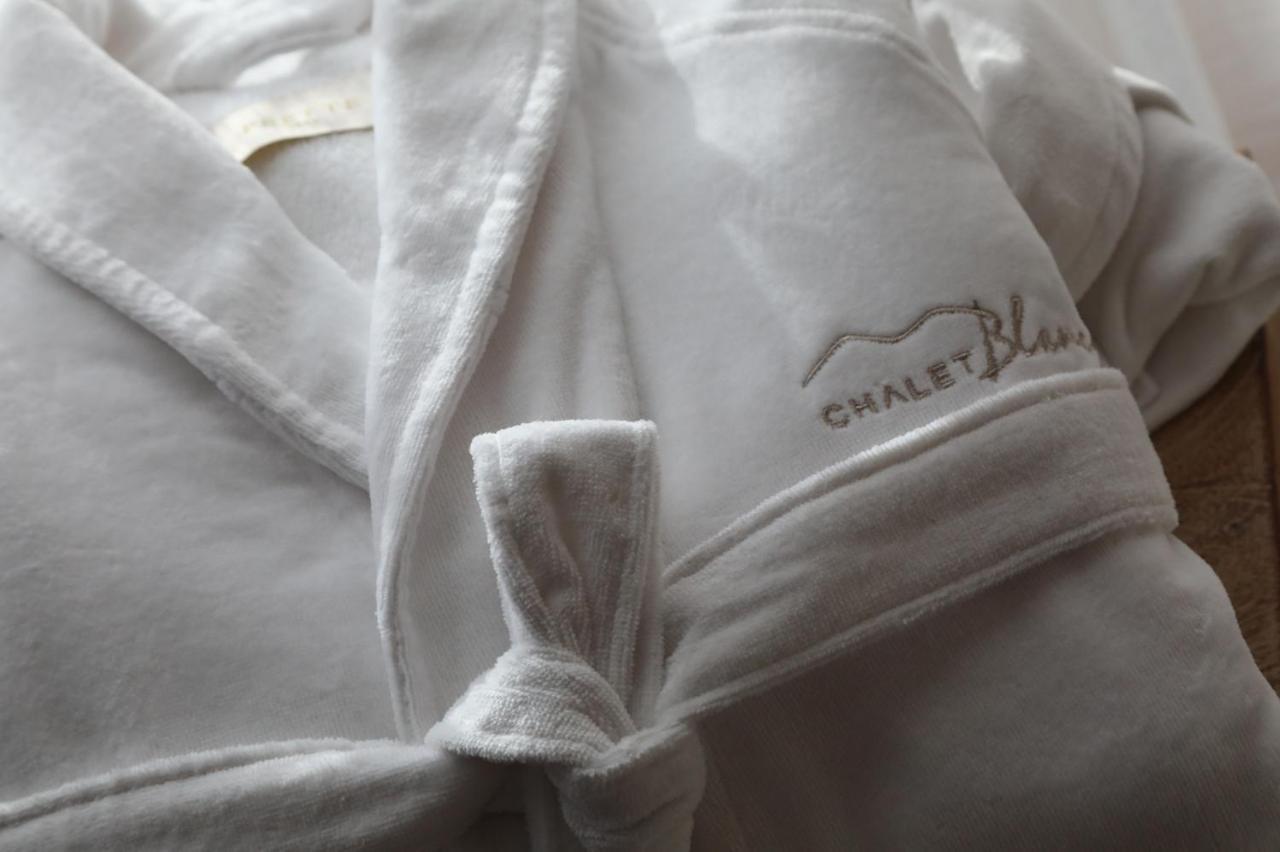 לינה וארוחת בוקר ברויל-קרוויניה Chalet Blanc Cervinia מראה חיצוני תמונה