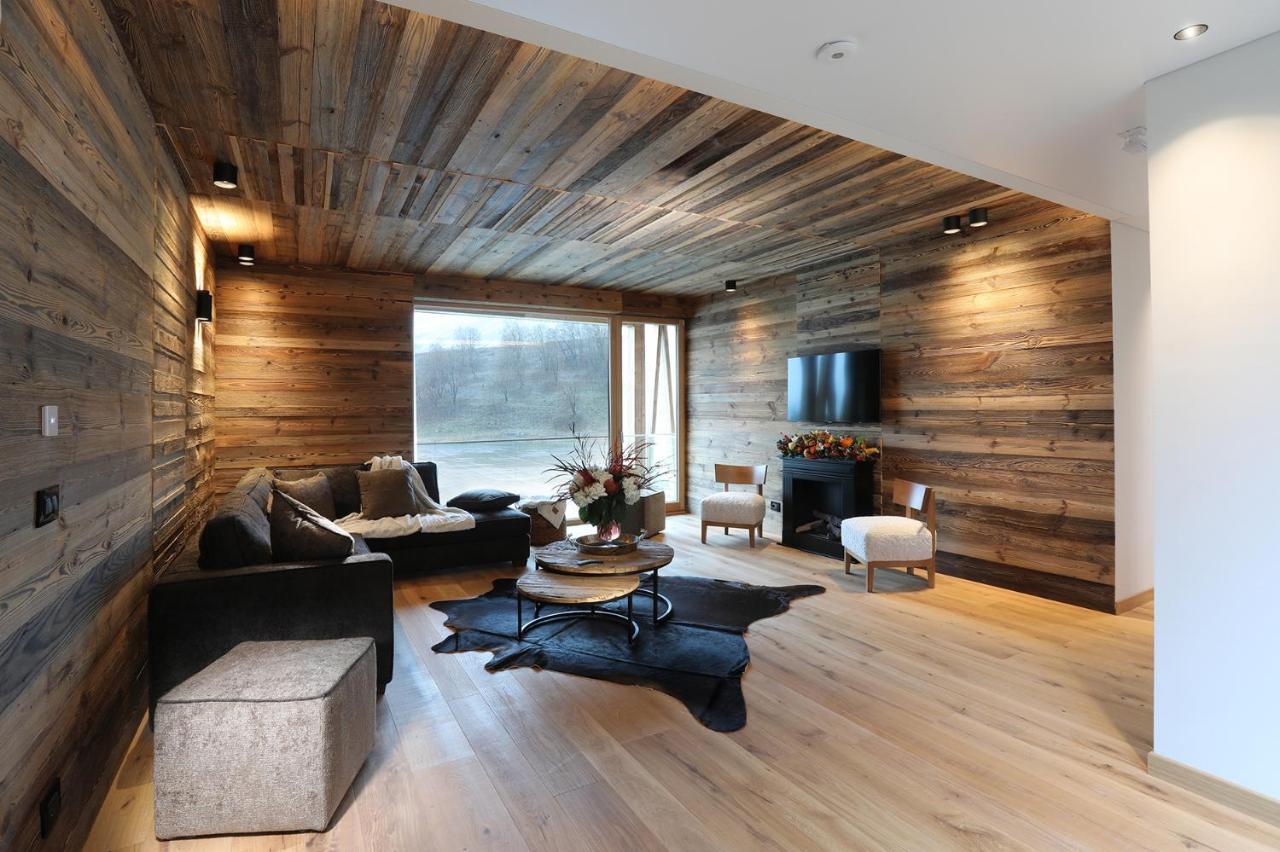 לינה וארוחת בוקר ברויל-קרוויניה Chalet Blanc Cervinia מראה חיצוני תמונה