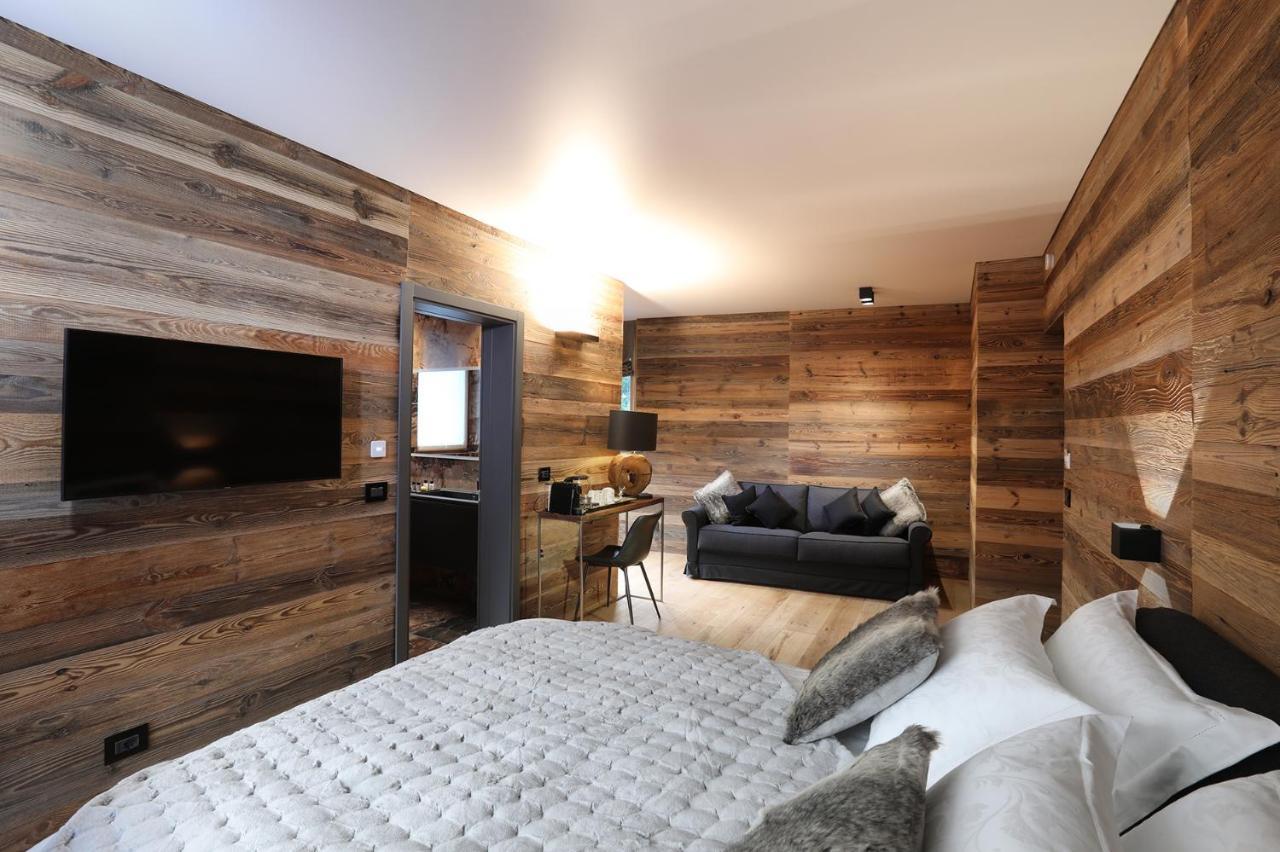 לינה וארוחת בוקר ברויל-קרוויניה Chalet Blanc Cervinia מראה חיצוני תמונה