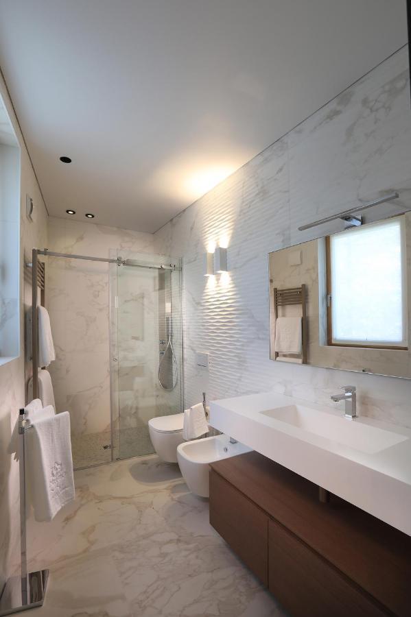 לינה וארוחת בוקר ברויל-קרוויניה Chalet Blanc Cervinia מראה חיצוני תמונה