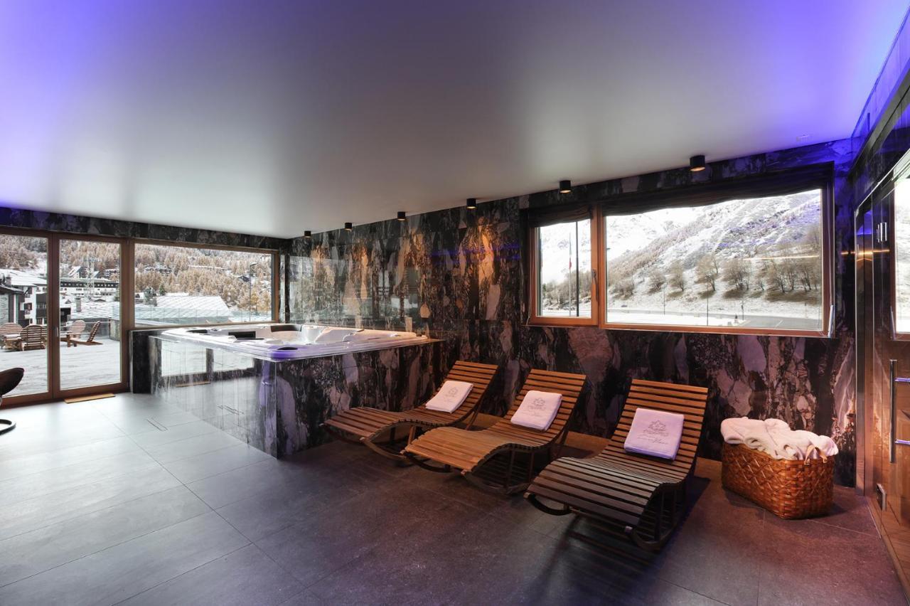 לינה וארוחת בוקר ברויל-קרוויניה Chalet Blanc Cervinia מראה חיצוני תמונה