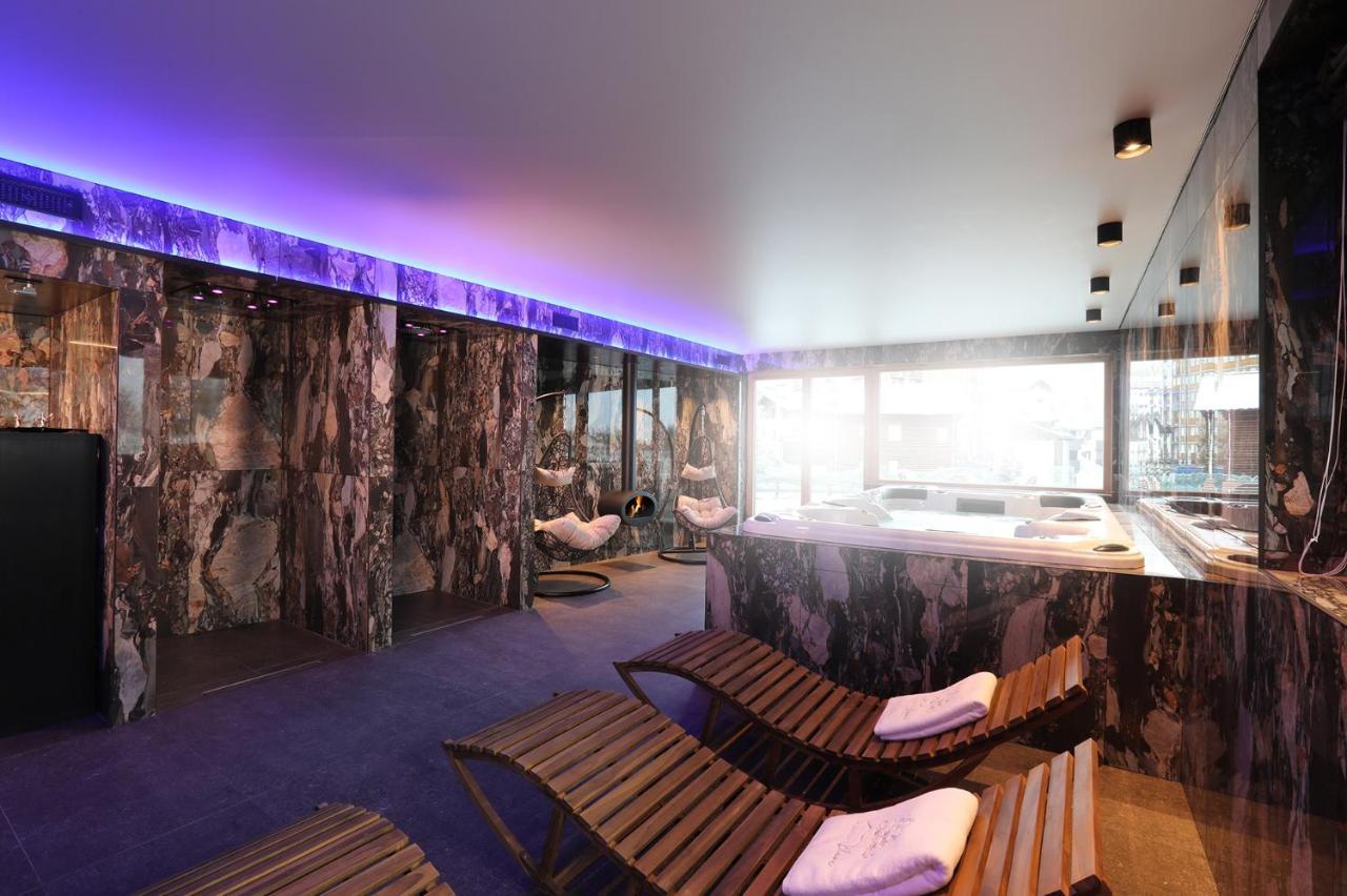 לינה וארוחת בוקר ברויל-קרוויניה Chalet Blanc Cervinia מראה חיצוני תמונה
